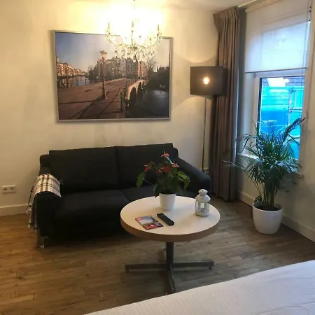 Tulips In The Heart Of Apartament Amsterdam